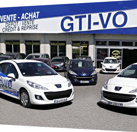 Parc de véhicules devant le garage automobile GTI VO à Carcassonne (11)